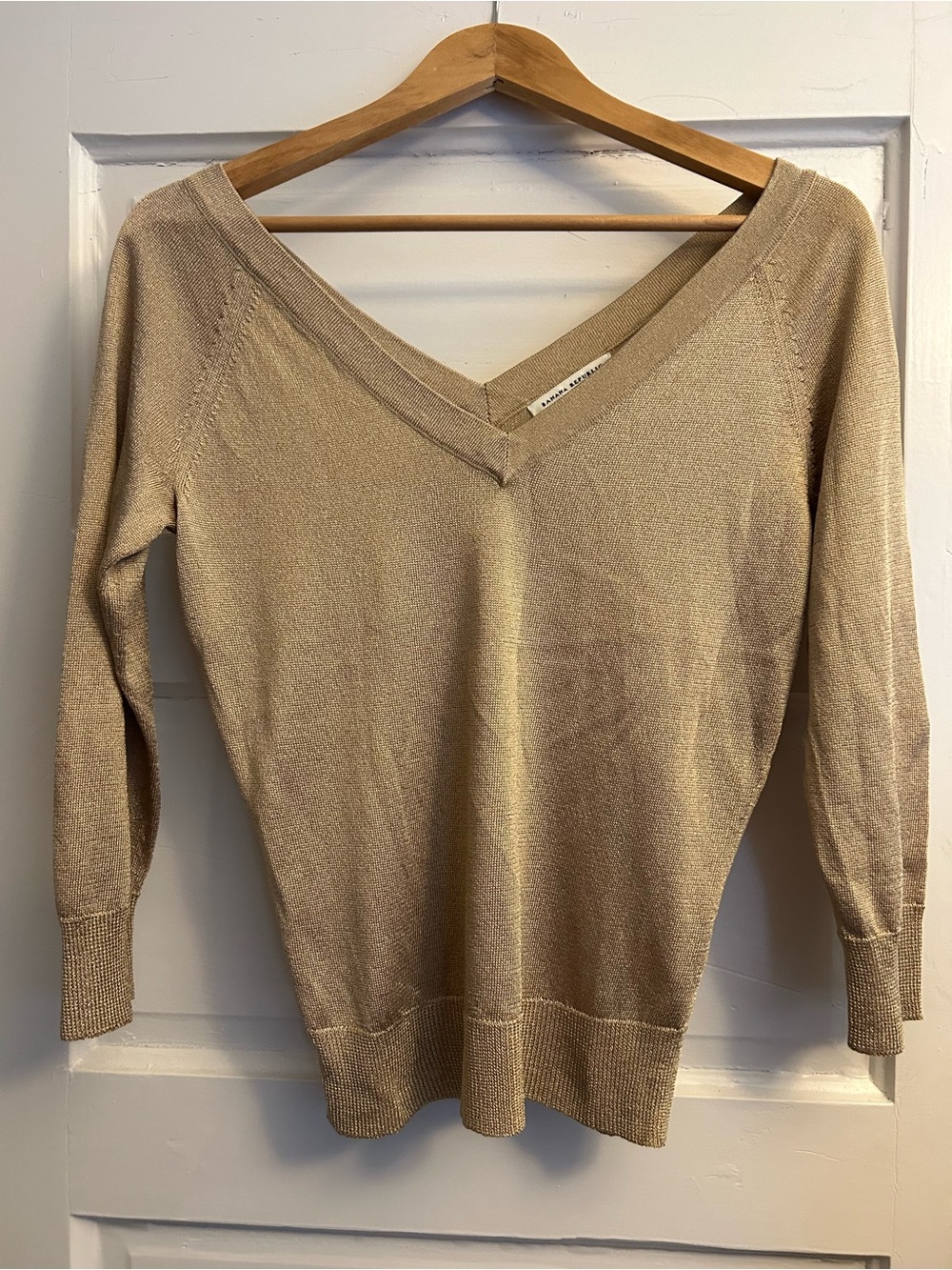 Banana Republic Metallic Beige V-Neck Lightweight Sweater